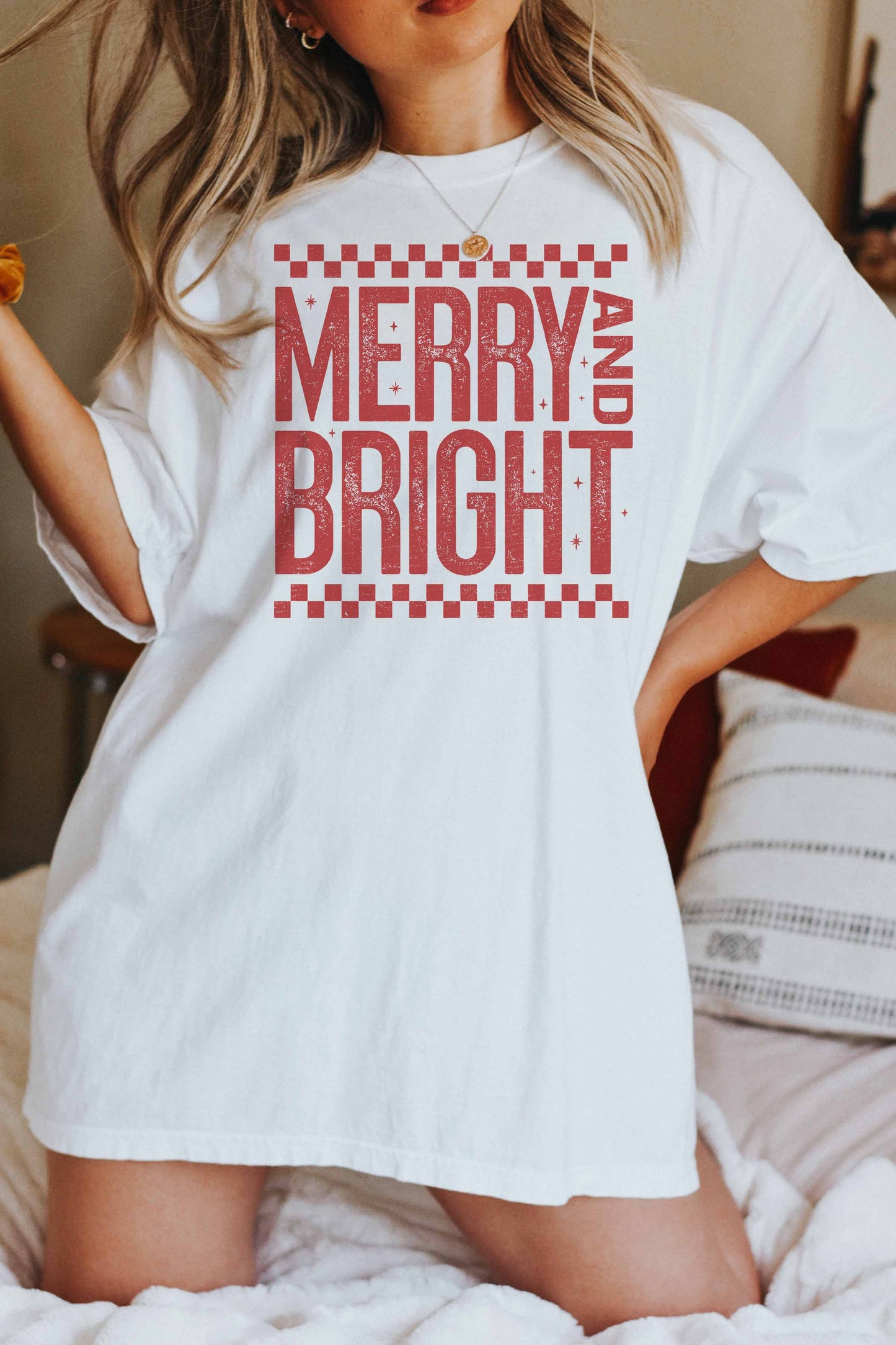 MERRY & BRIGHT OVERSIZED TEE