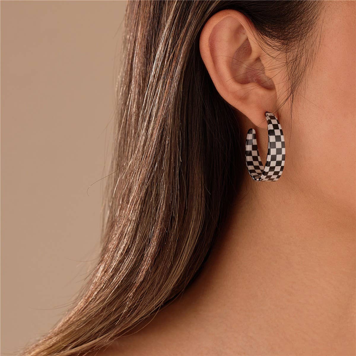 Retro Checkered Resin Hoop Earrings | 40E480