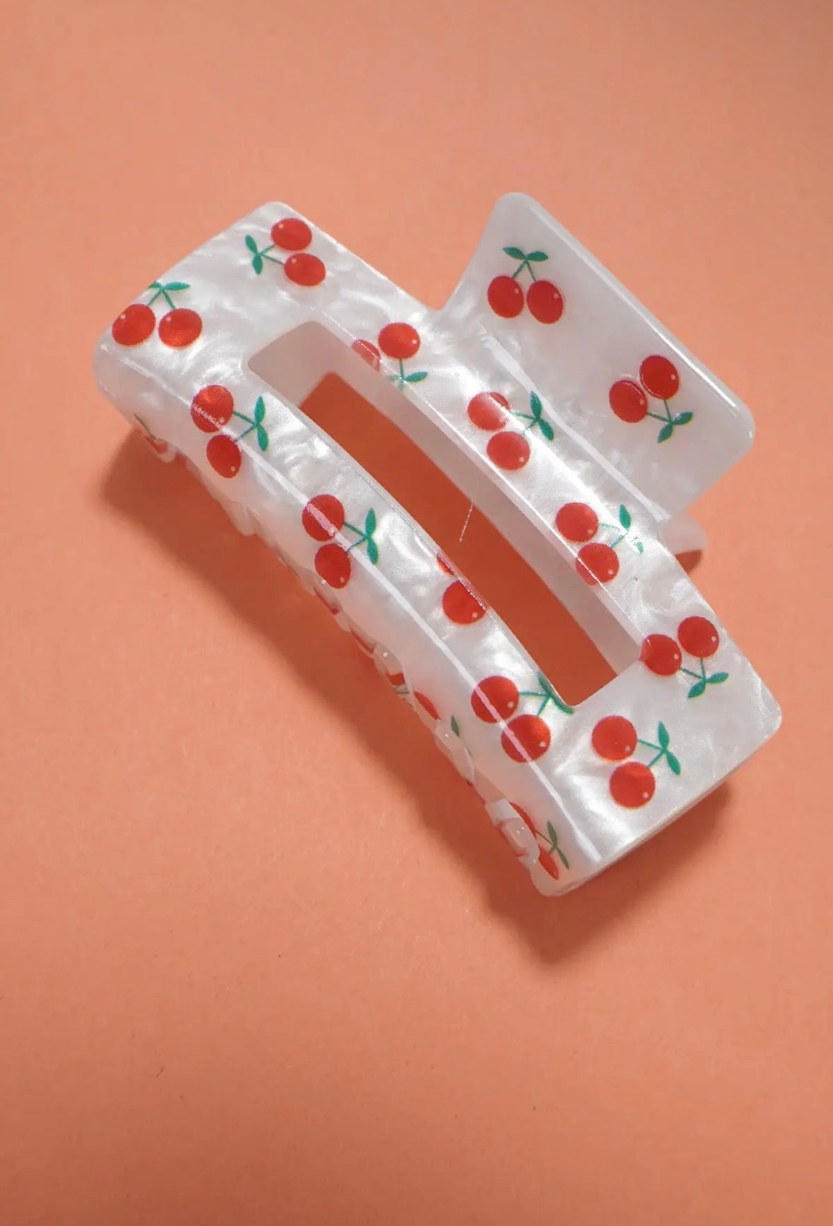 Cherry claw clip