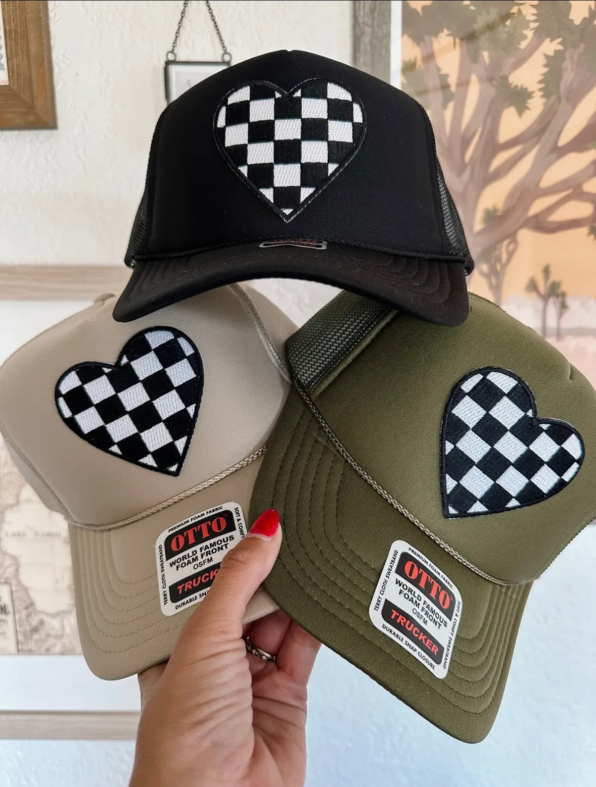 Checkered heart hat