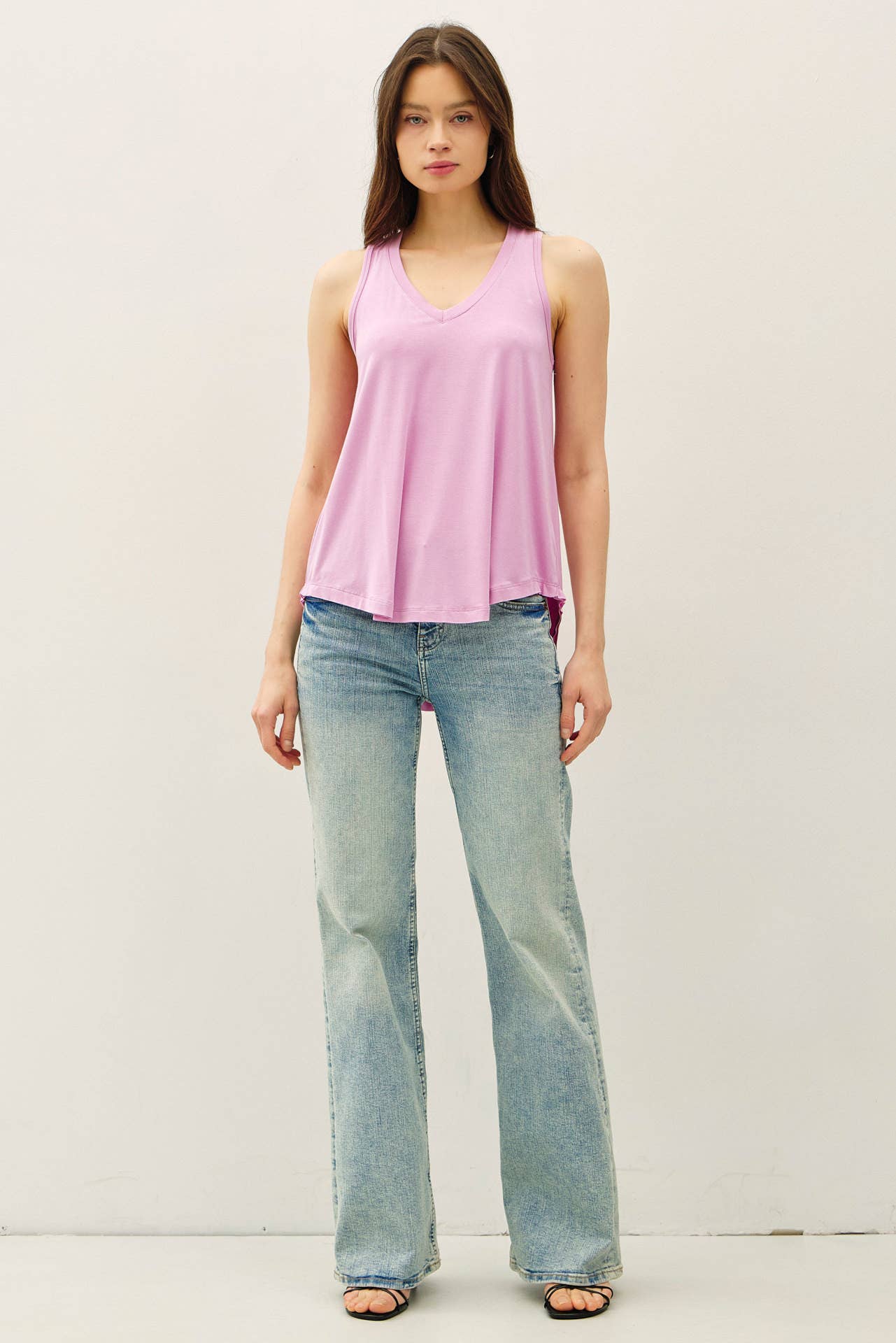 V-NECK SWING TANK