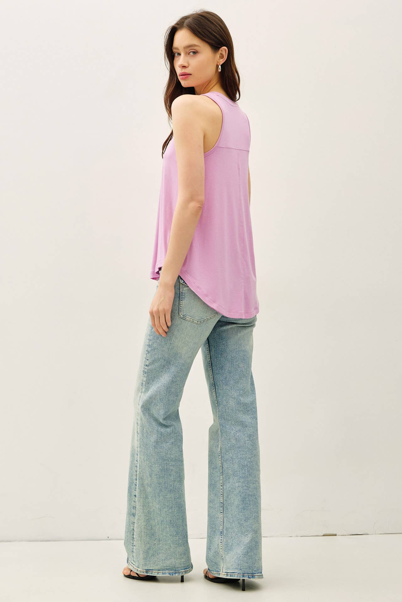 V-NECK SWING TANK