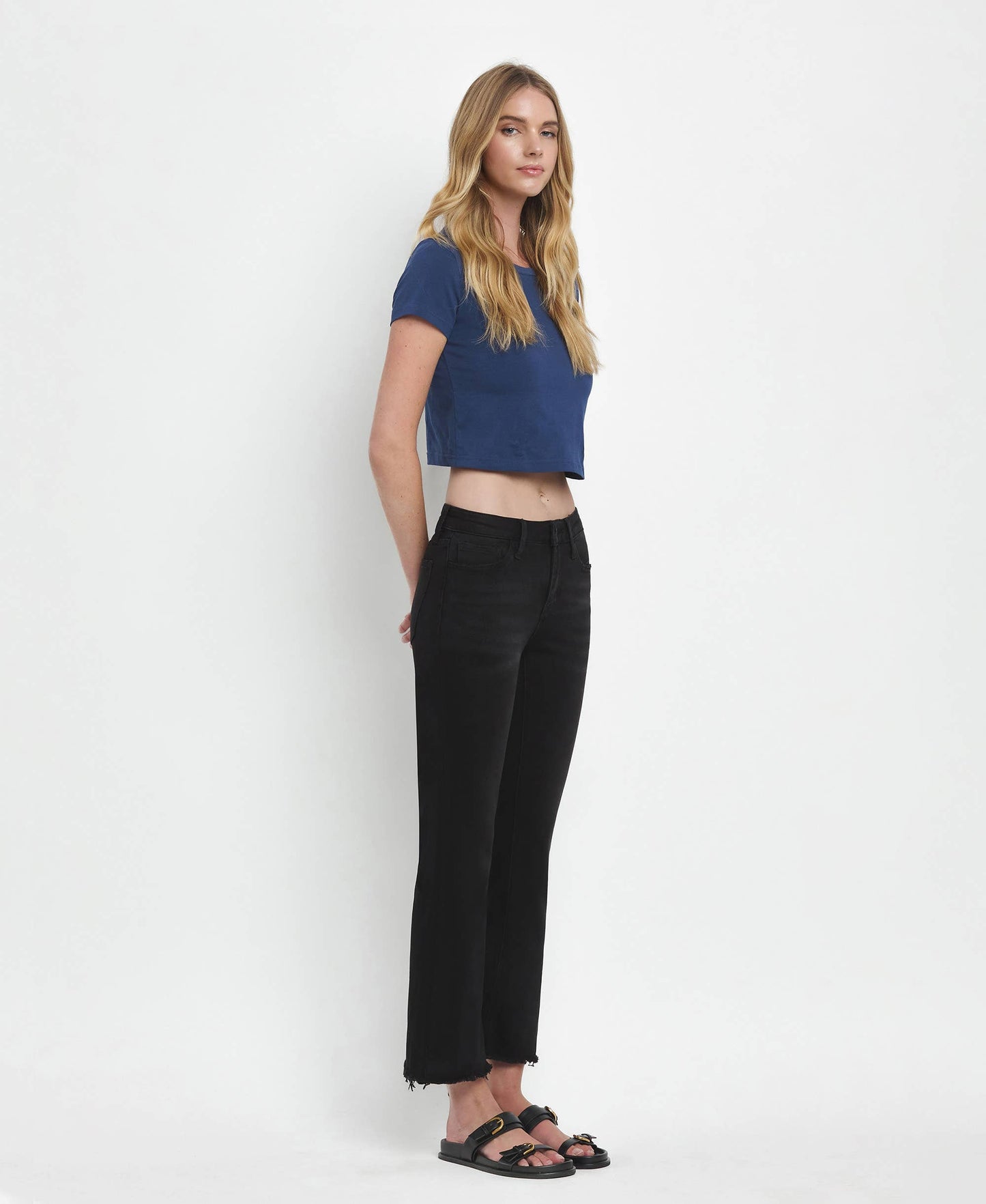 MID RISE BLACK CROP JEANS