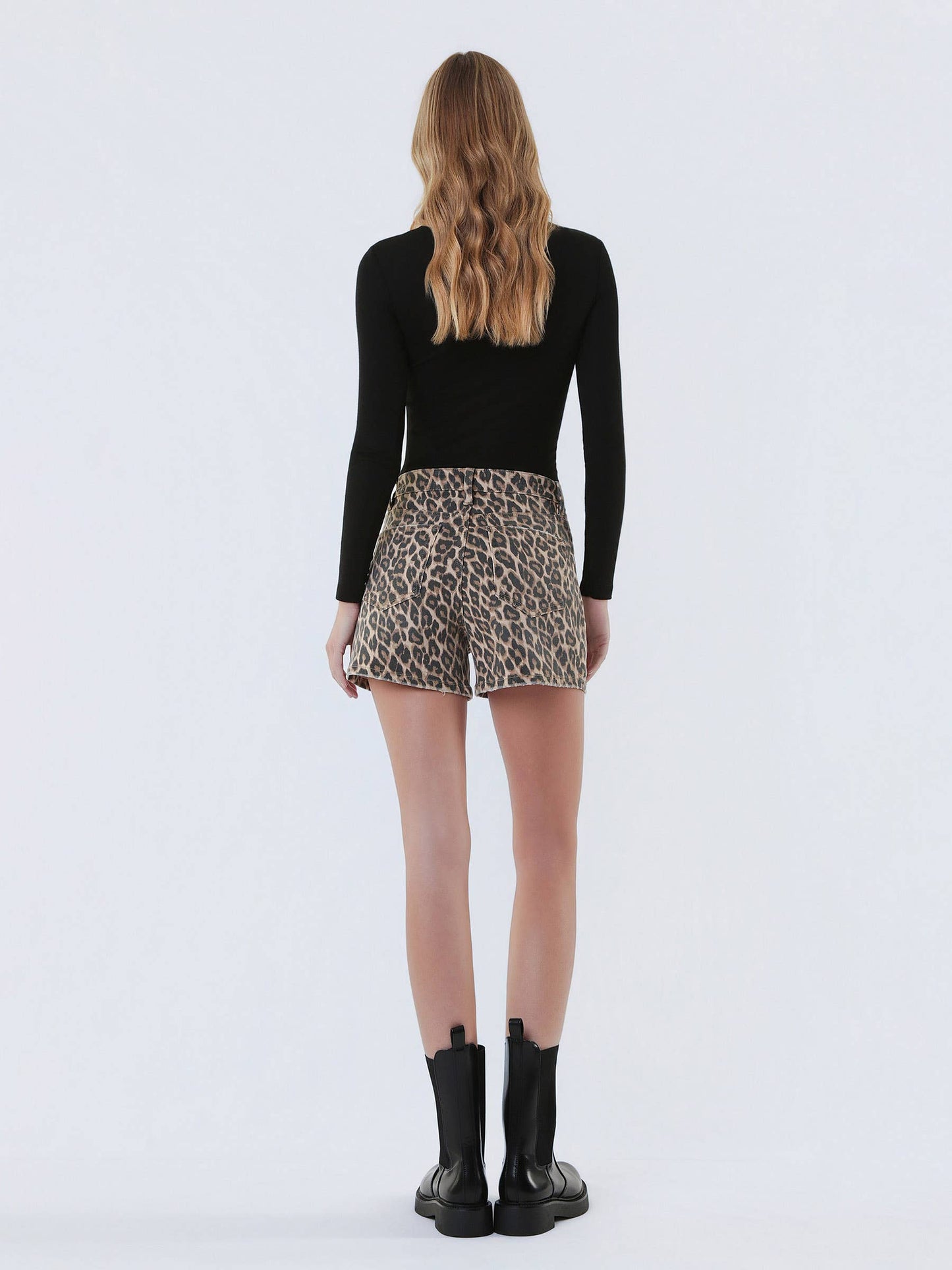 SUPER HIGH RISE LEOPARD PRINT A LINE SHORTS LV2223
