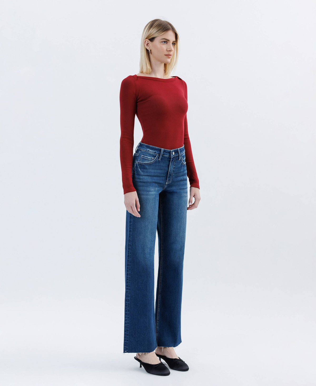 HIGH RISE RAW HEM TINTED SLIM WIDE JEANS T6671