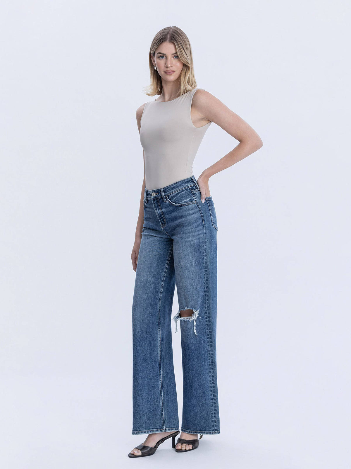 OLIVIA HIGH RISE DISTRESSED LEFT KNEE WIDE LEG JEANS T7076