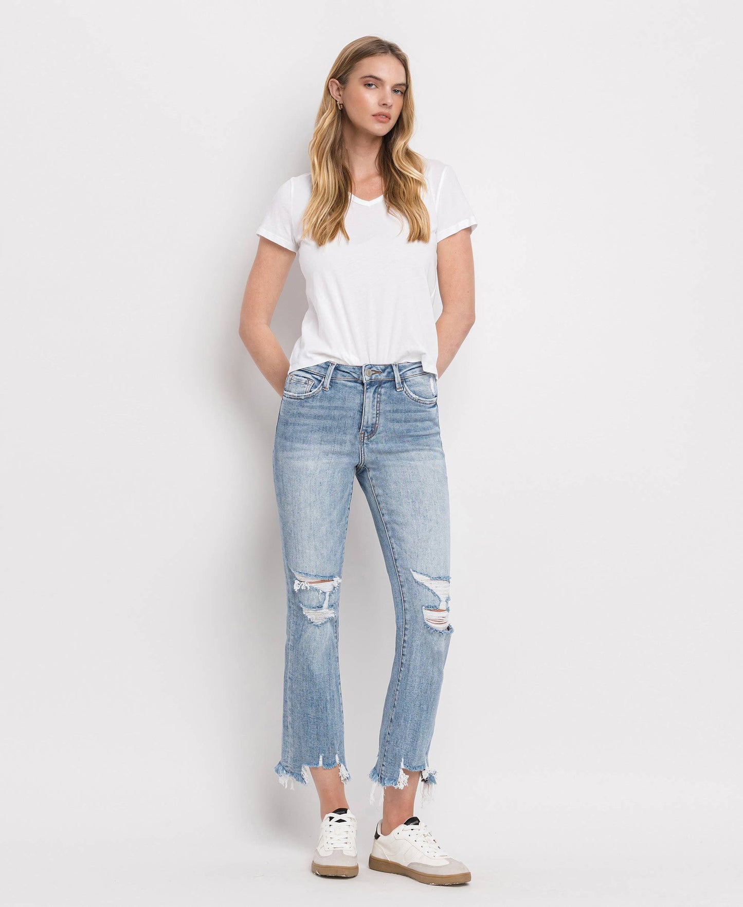 HIGH RISE LIGHT WASH CROP JEANS LV1003