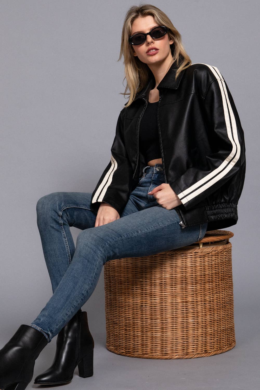 (PRE-ORDER)Long Sleeve Line Detail Faux Leather Jacket