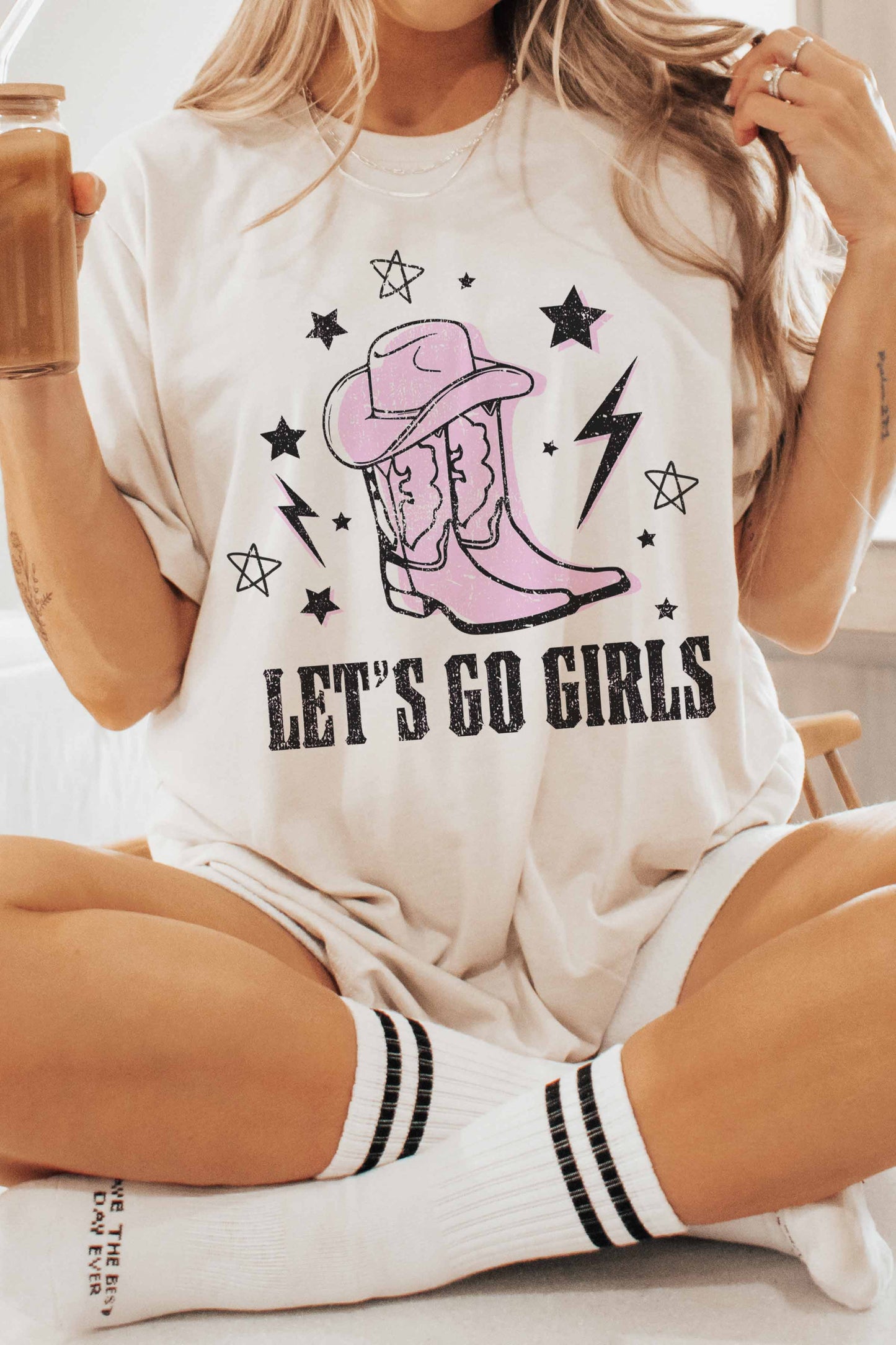 LET'S GO GIRLS OVERSIZED GRAPHIC TEE