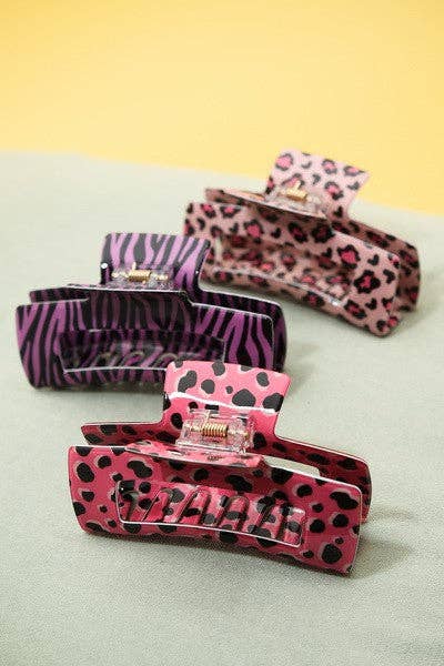 ANIMAL PRINT HAIR CLAW CLIPS