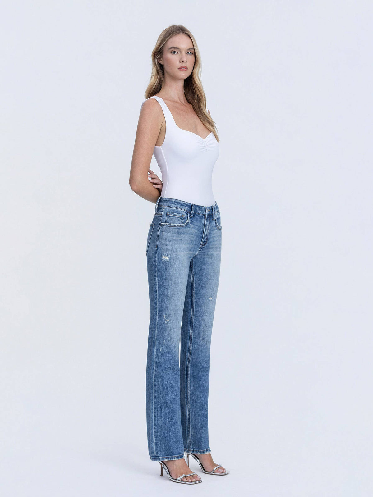 SOPHIA MID RISE FULL LENGTH MEDIUM WASH STRAIGHT JEANS T7310