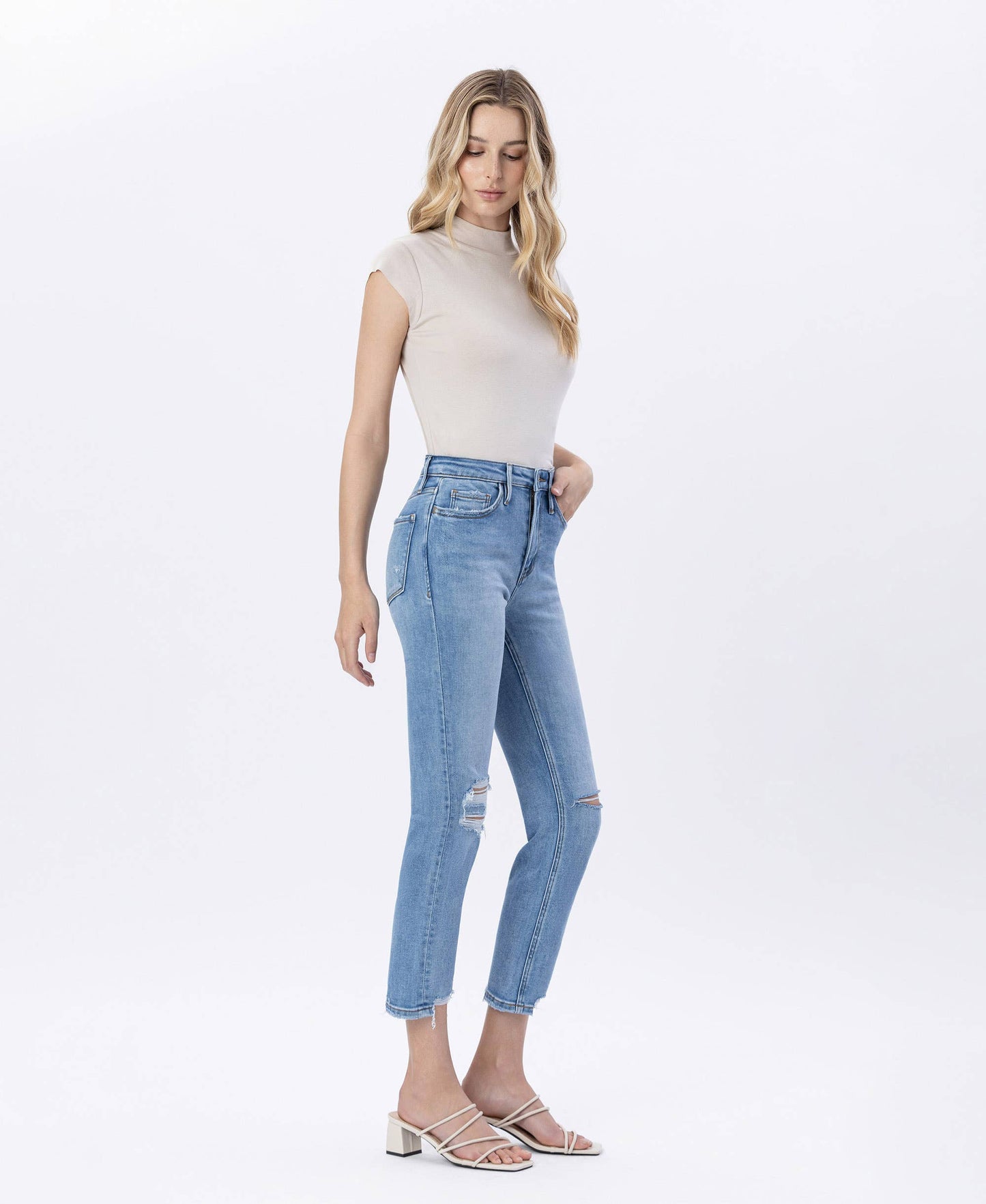 HIGH RISE CROP SLIM STRAIGHT JEANS LV1397