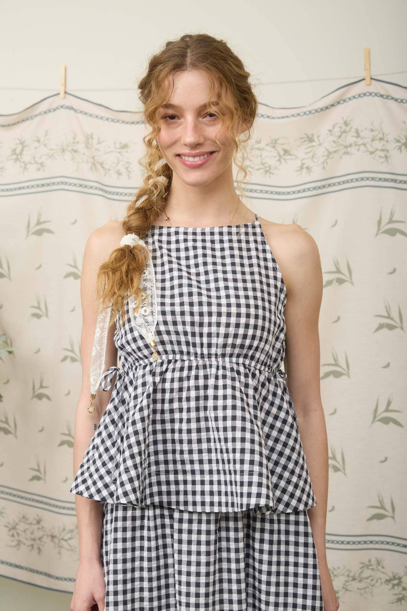 GINGHAM SLEEVELESS SIDE TIE BABYDOLL TOP