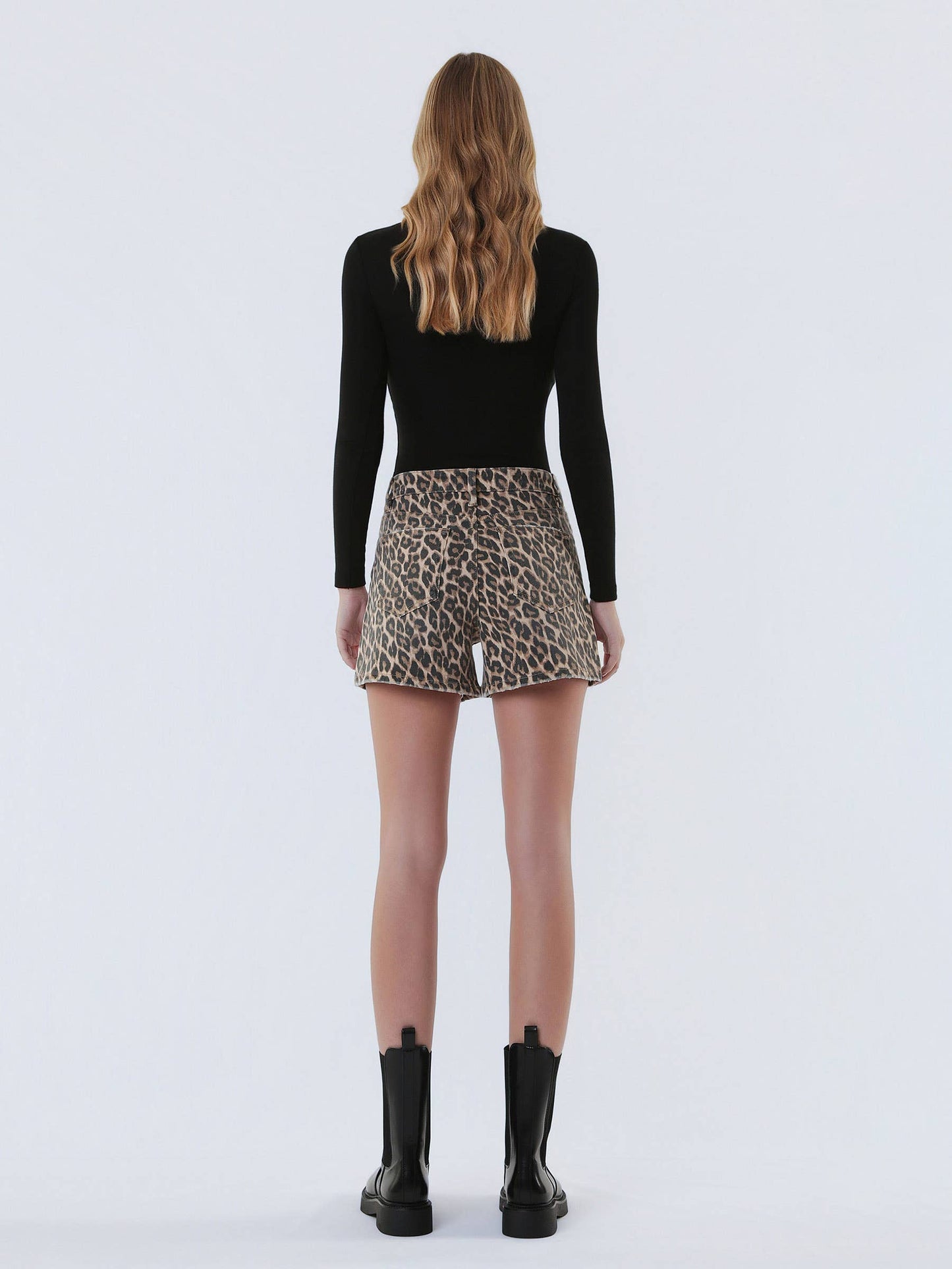 SUPER HIGH RISE LEOPARD PRINT A LINE SHORTS LV2223