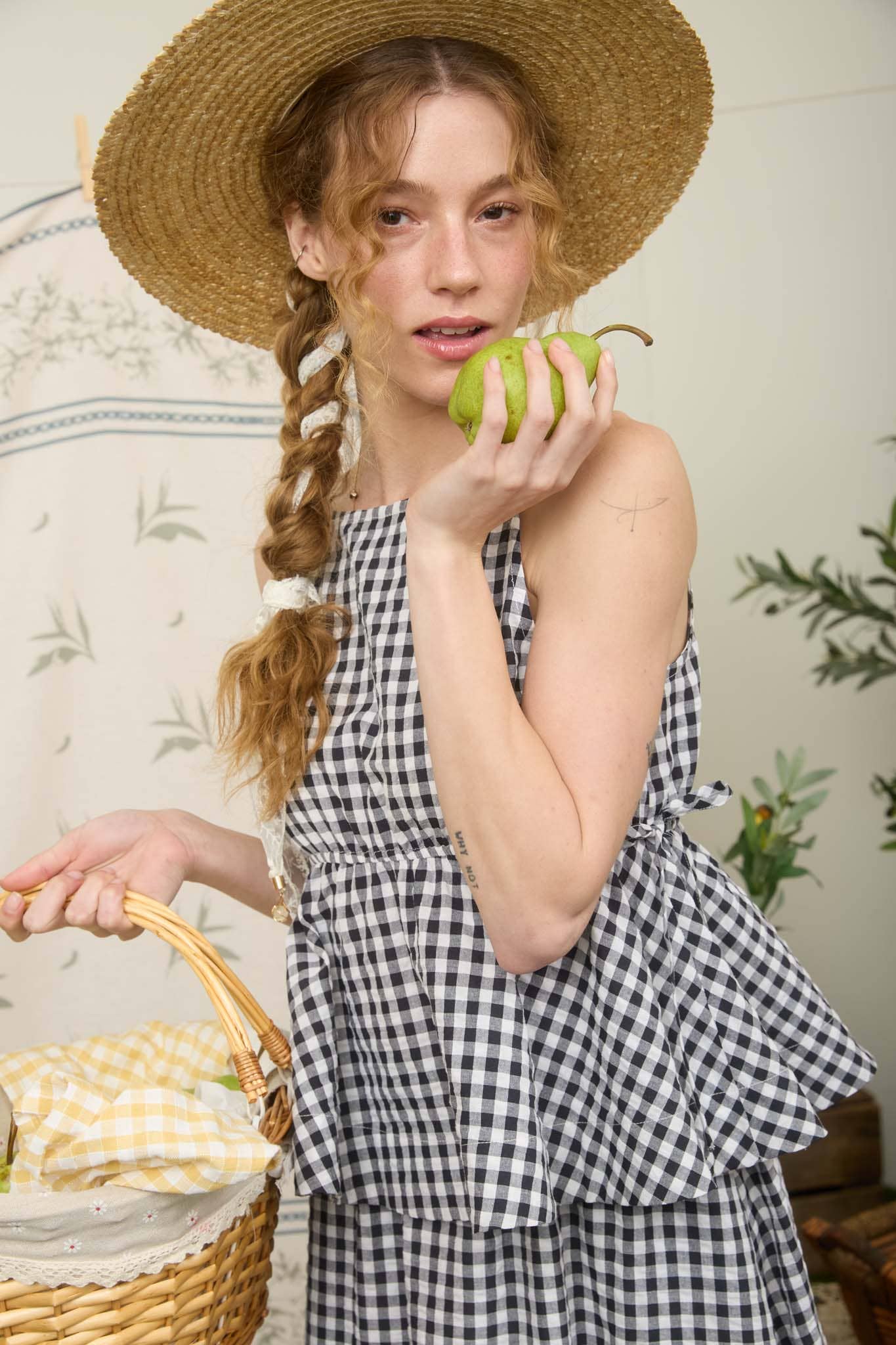 GINGHAM SLEEVELESS SIDE TIE BABYDOLL TOP