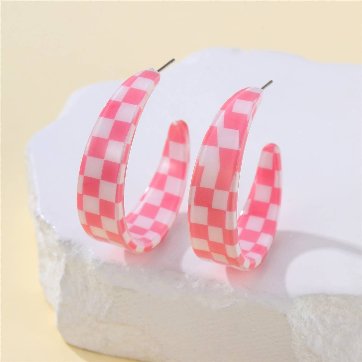 Retro Checkered Resin Hoop Earrings | 40E480