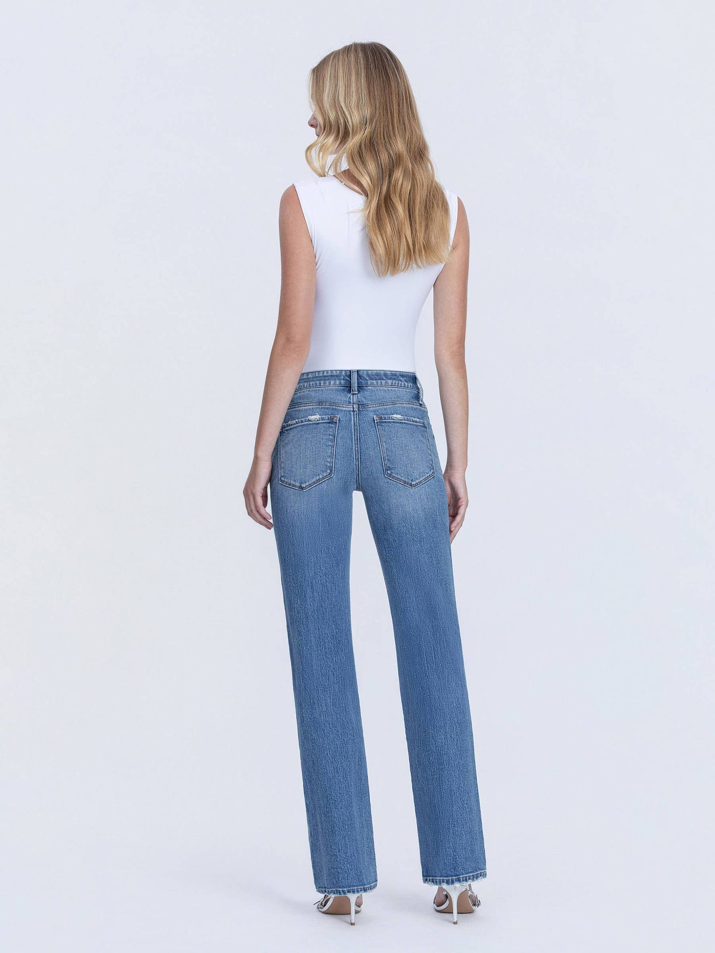 SOPHIA MID RISE FULL LENGTH MEDIUM WASH STRAIGHT JEANS T7310