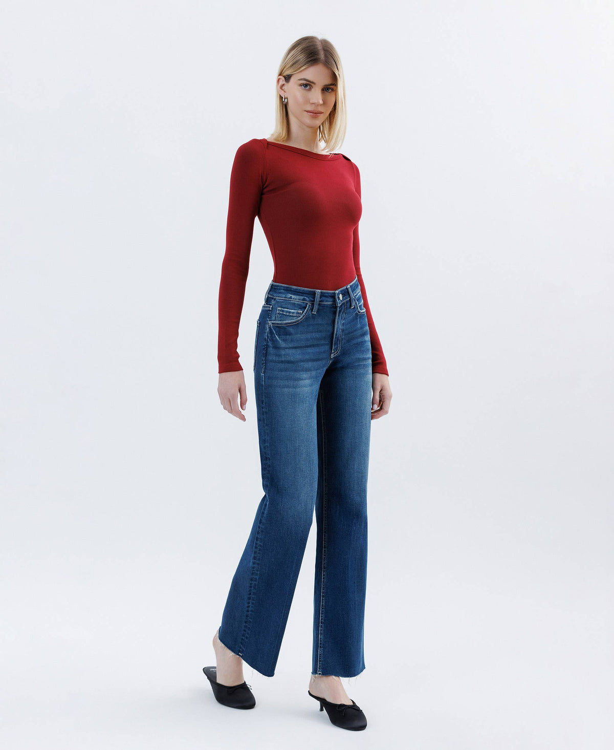 HIGH RISE RAW HEM TINTED SLIM WIDE JEANS T6671