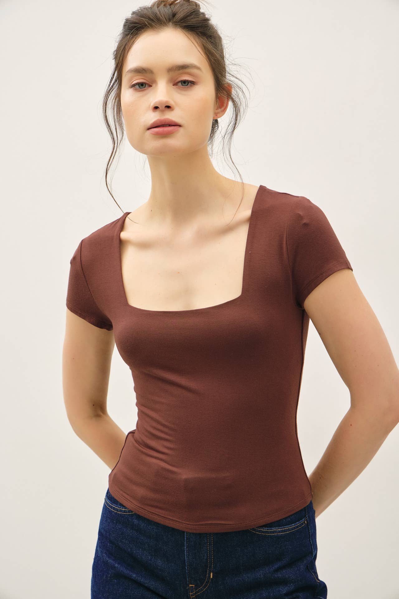 SQUARE NECK KNIT TEE