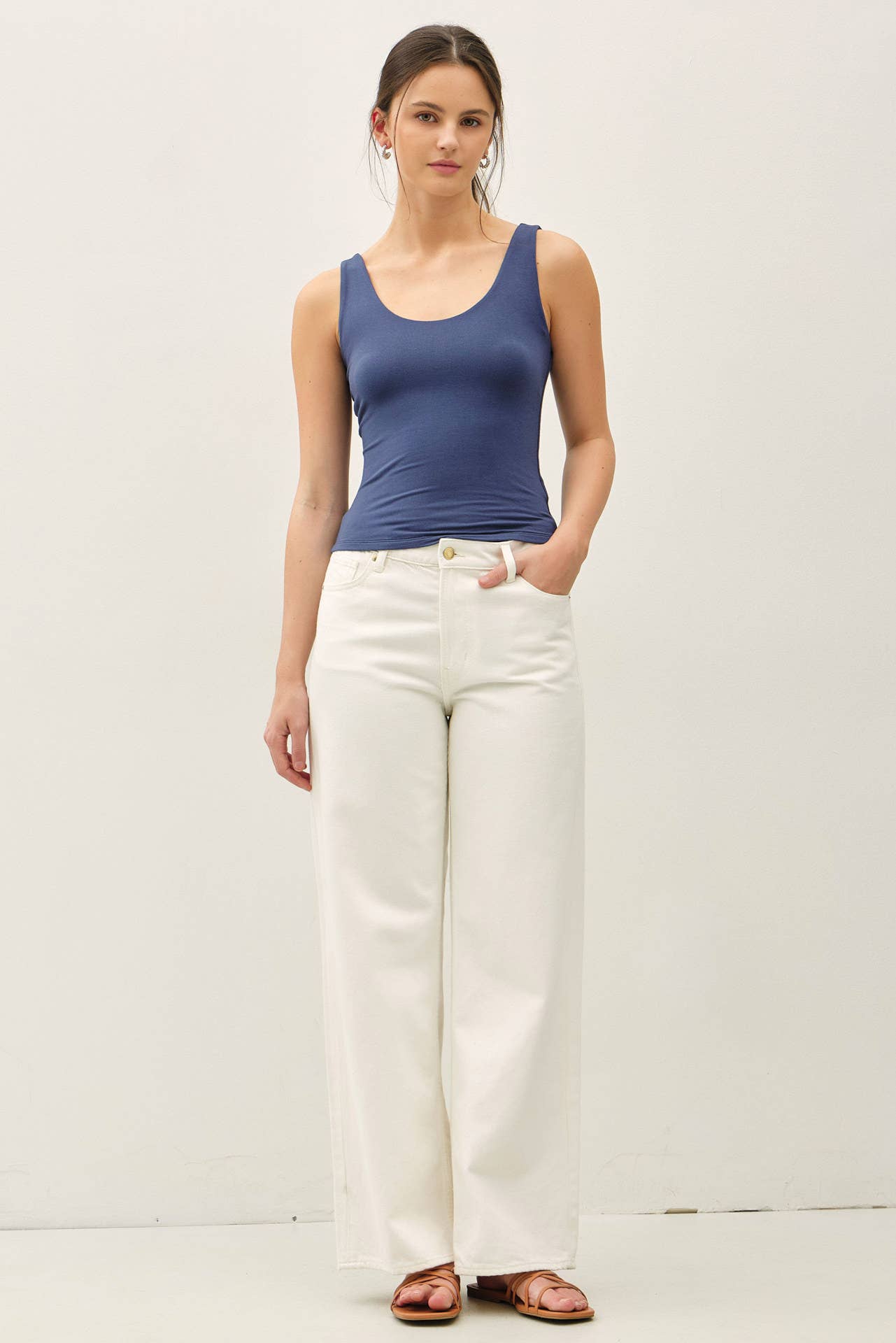 BASIC SCOOP NECK TANK