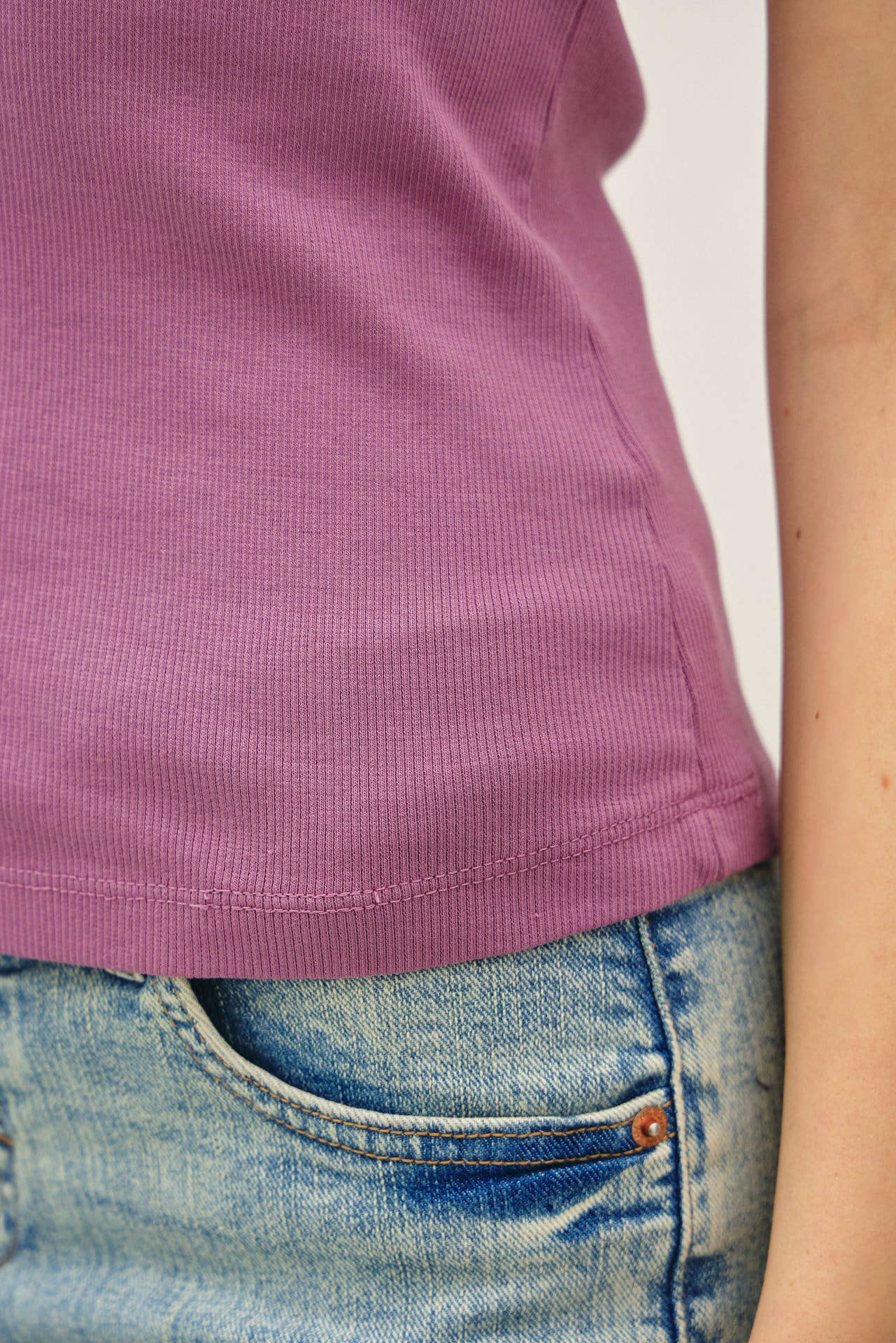 ribbed v neck tank