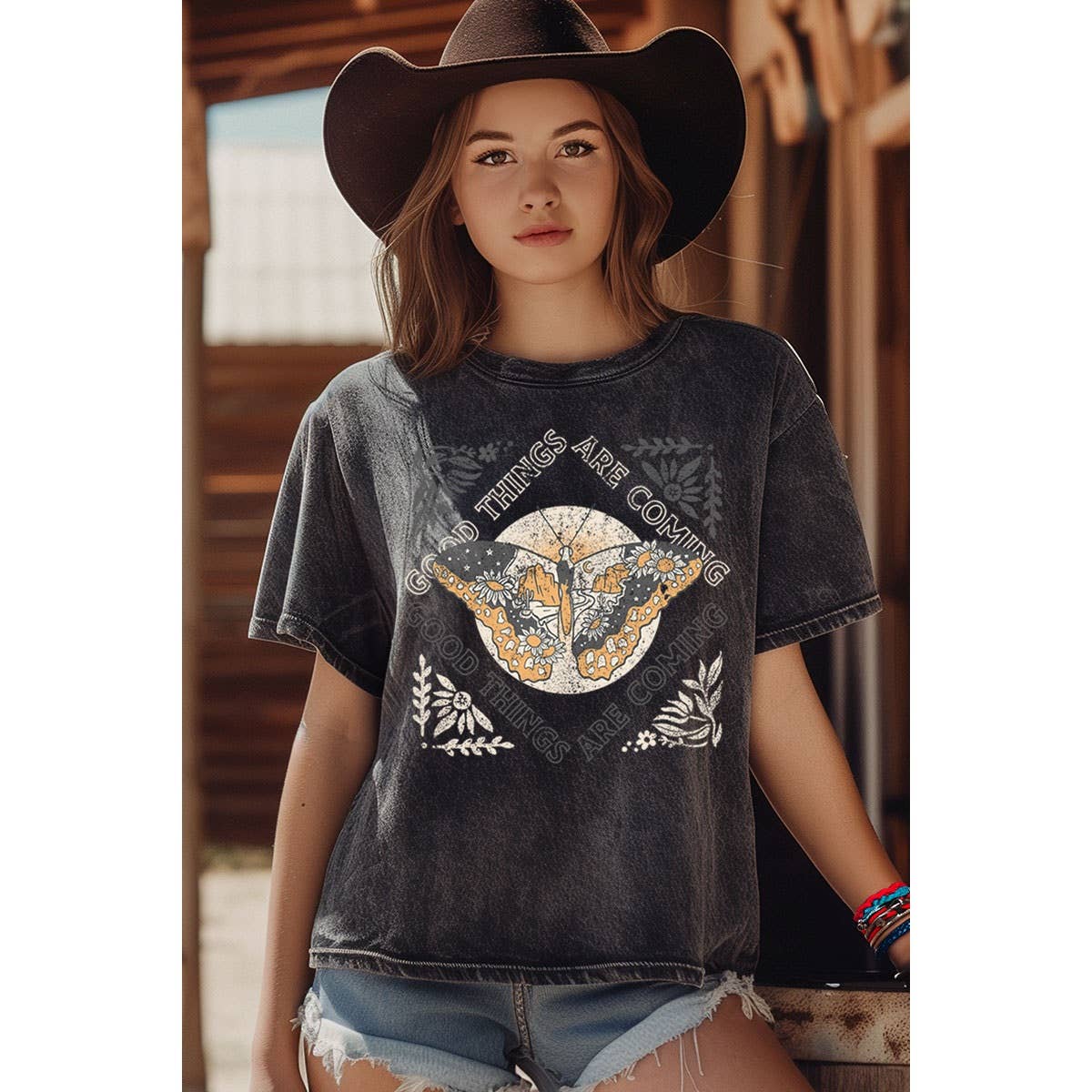 GOOD THINGS ARE COMING MINERAL GRAPHIC TOP