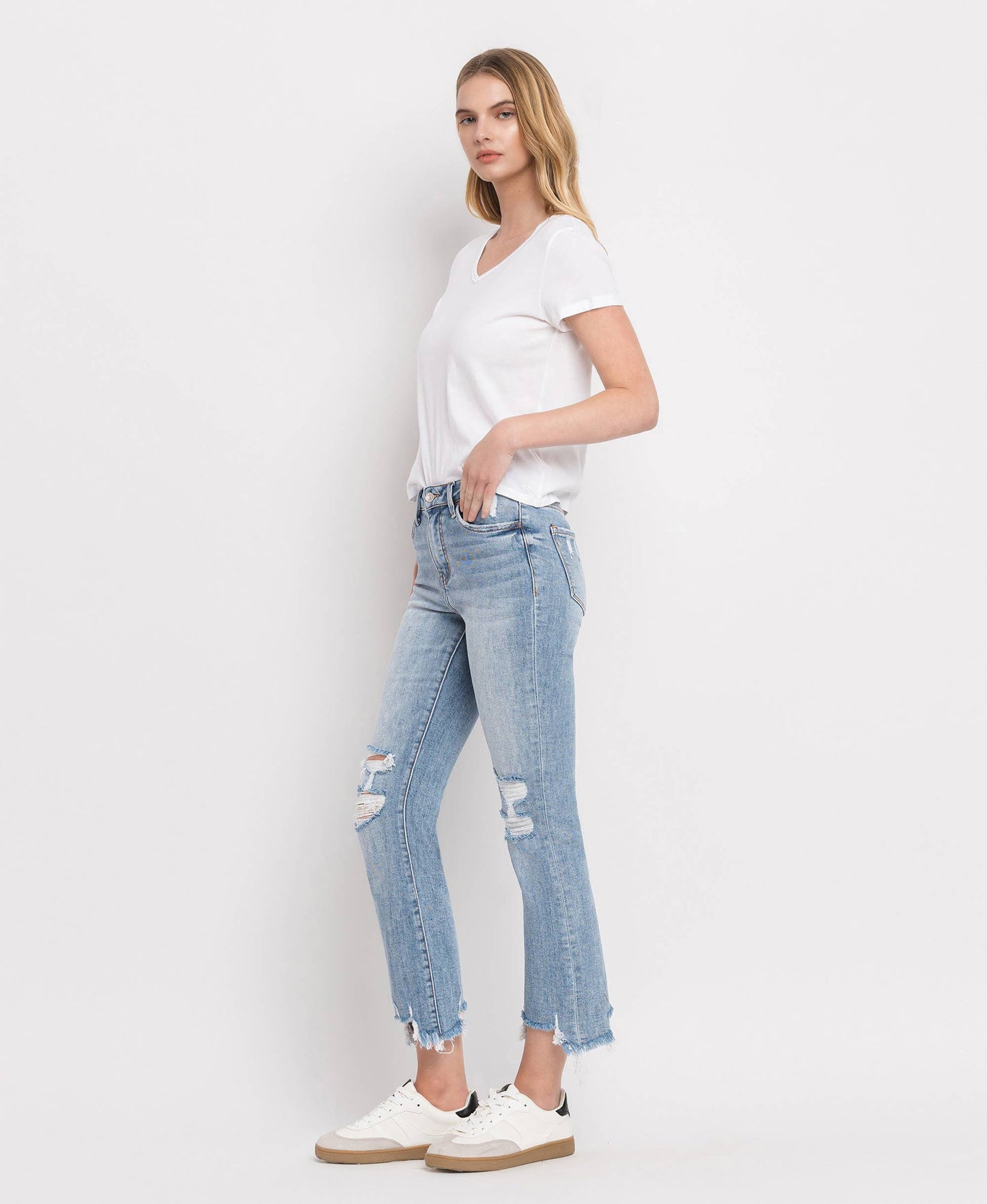HIGH RISE LIGHT WASH CROP JEANS LV1003