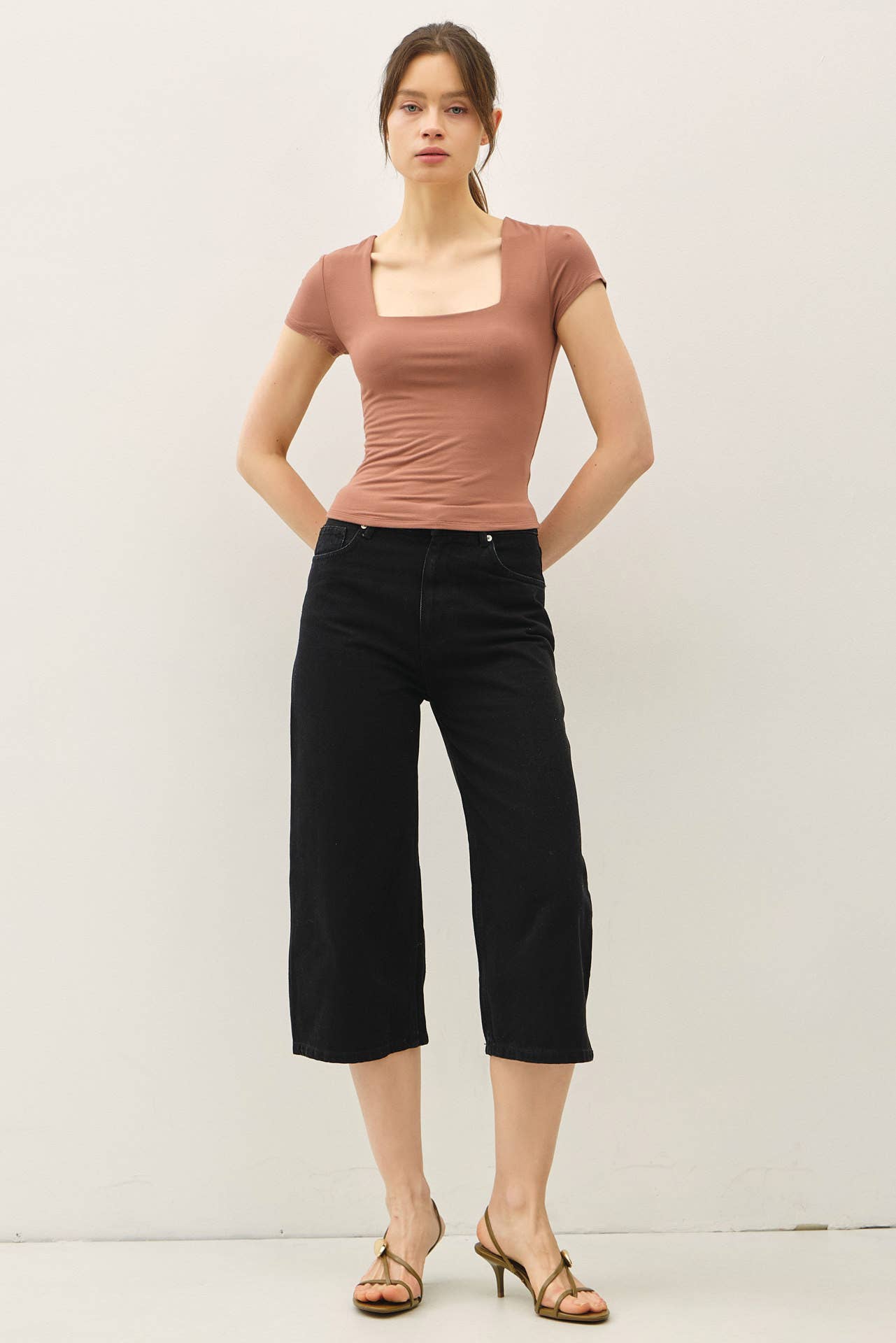 SQUARE NECK KNIT TEE