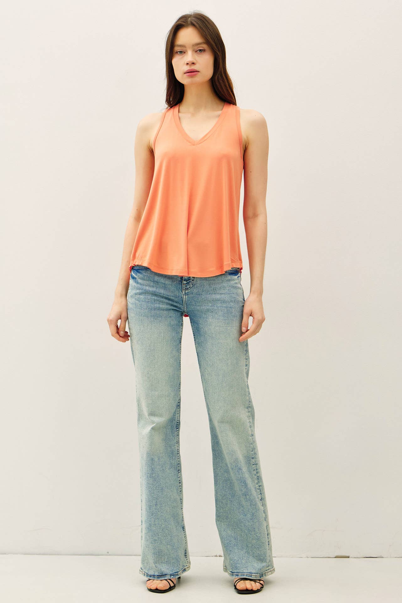 V-NECK SWING TANK