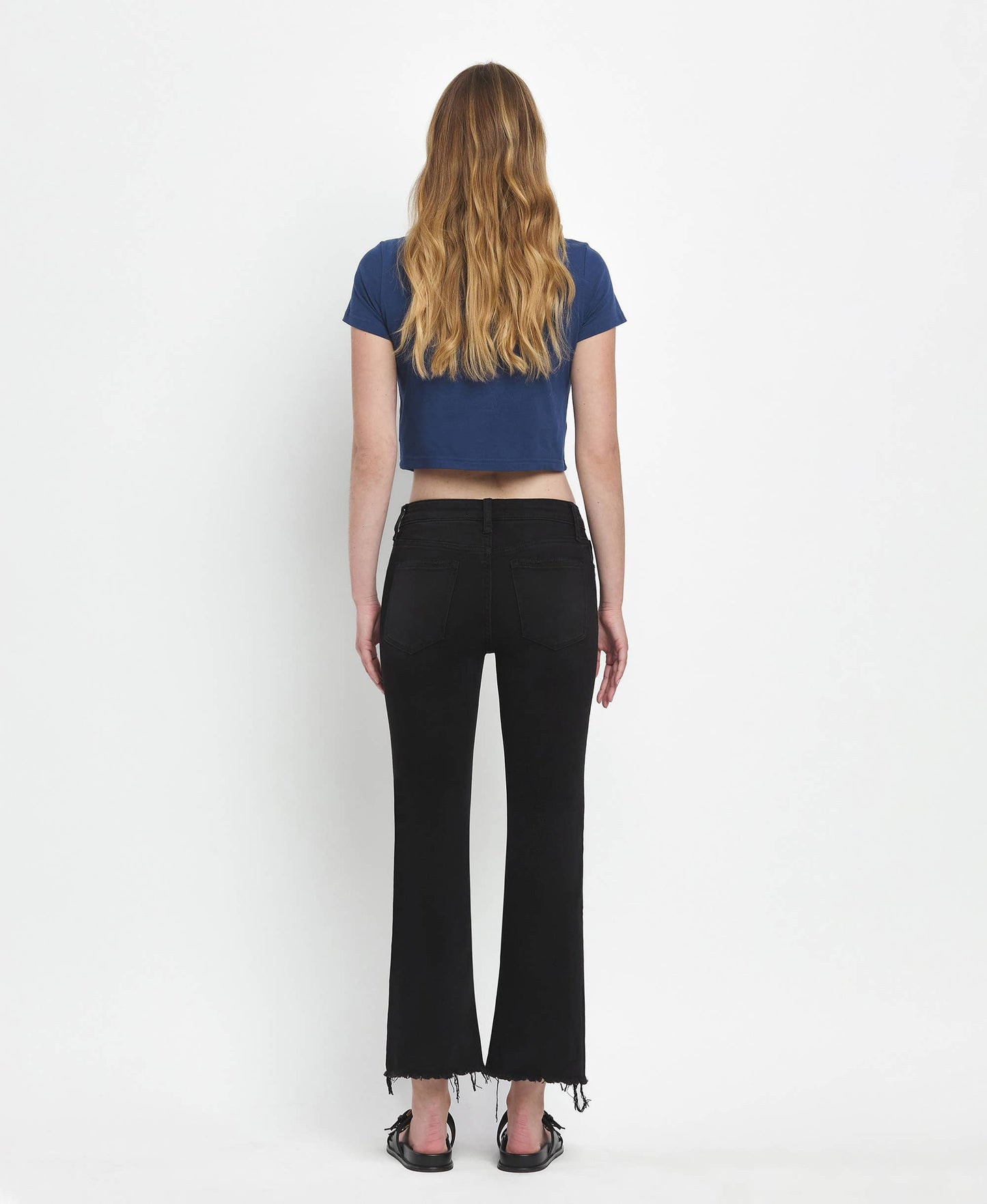 MID RISE BLACK CROP JEANS