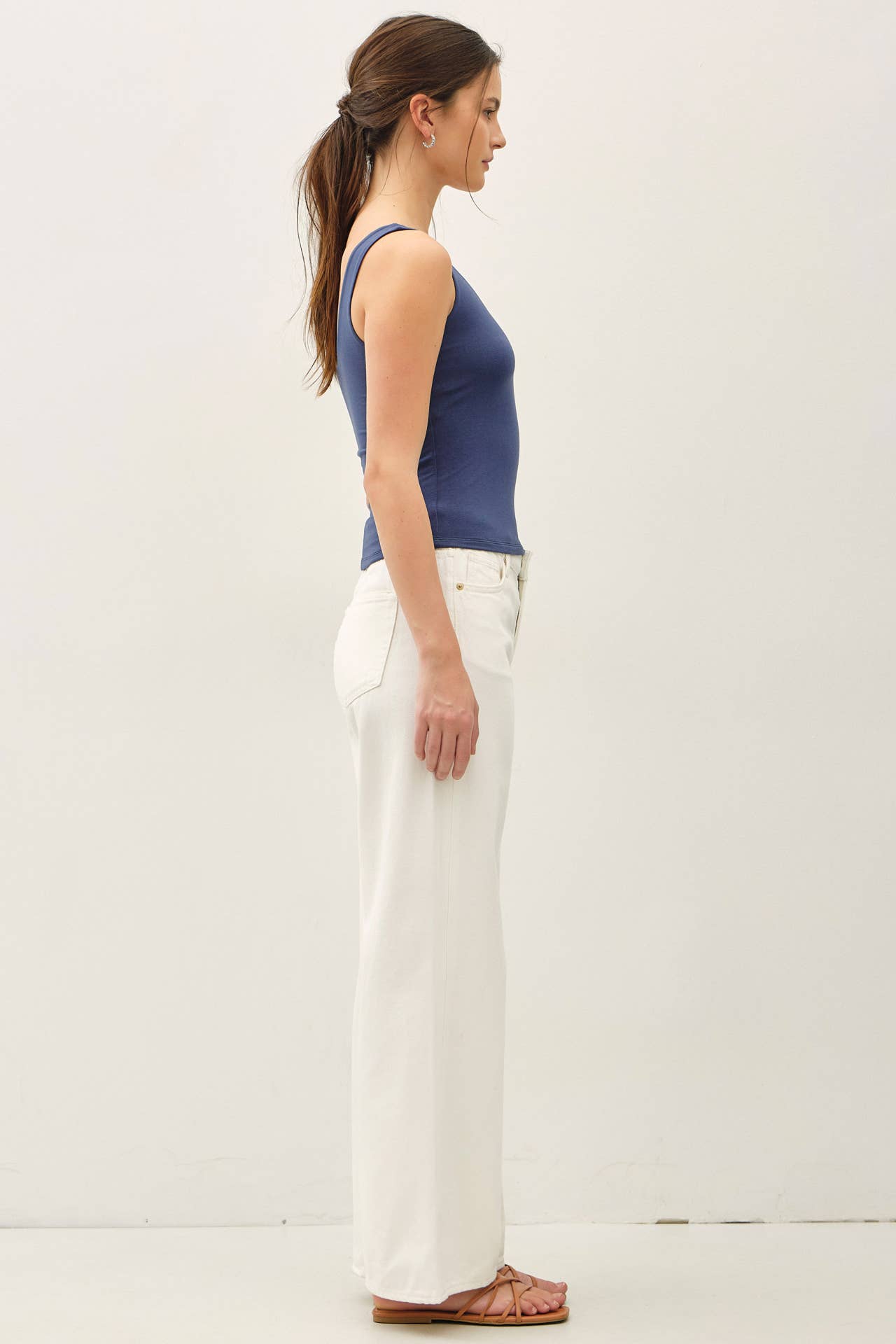 BASIC SCOOP NECK TANK
