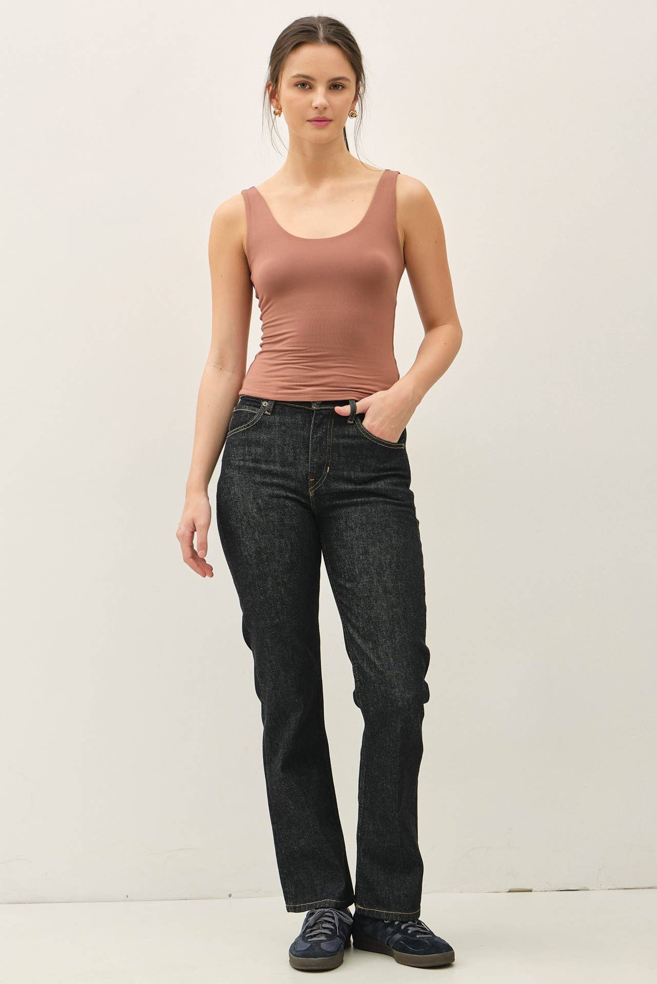BASIC SCOOP NECK TANK