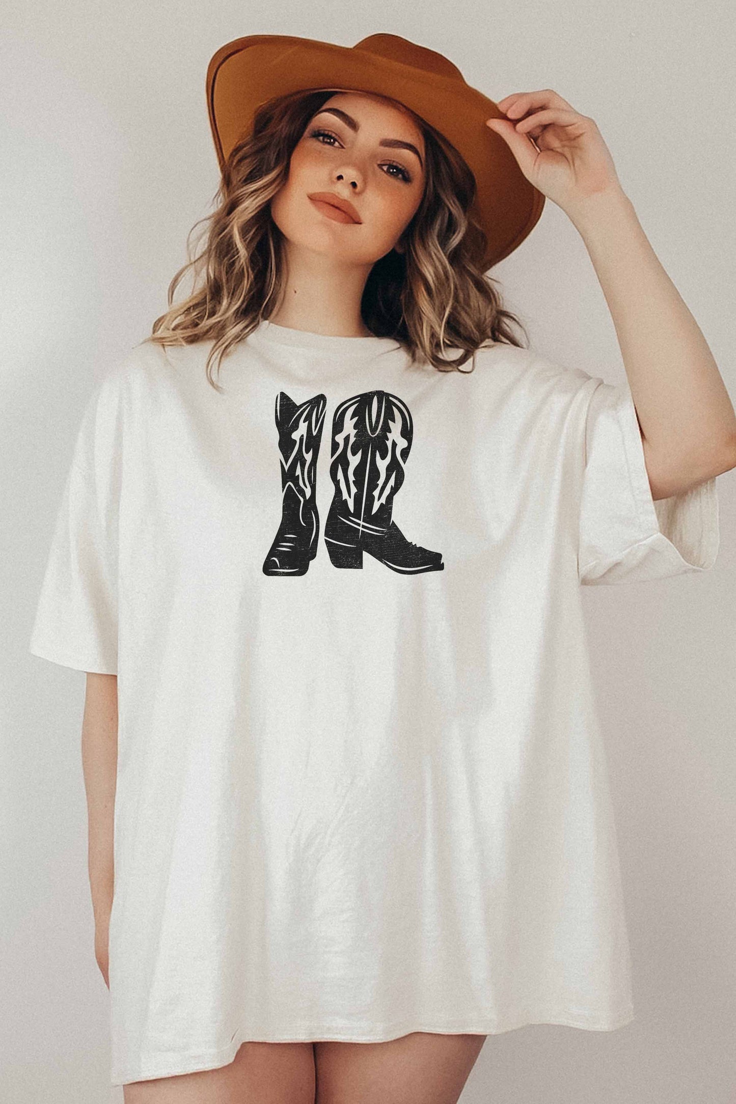 COWGIRL BOOTS OVERSIZED TEE