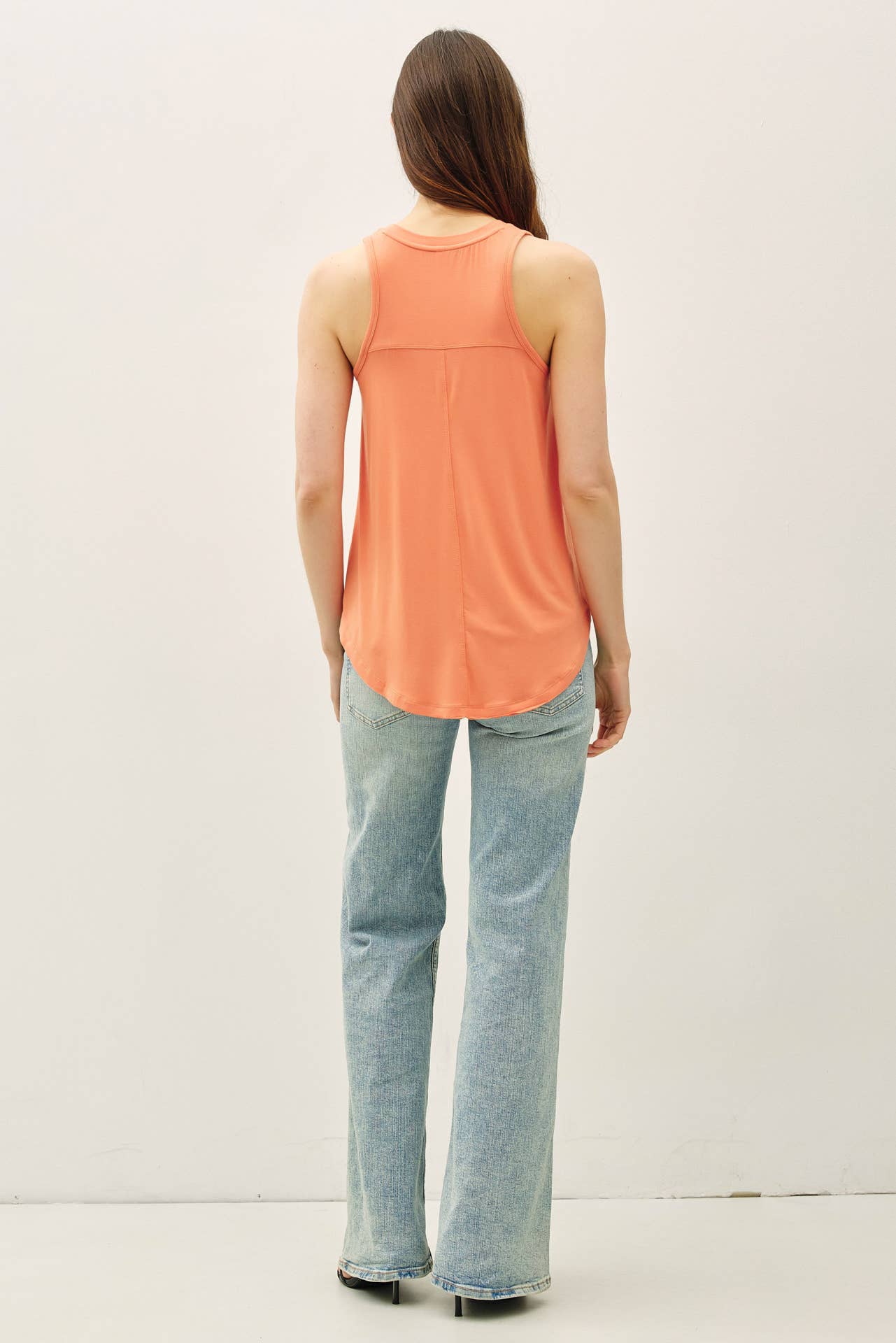 V-NECK SWING TANK