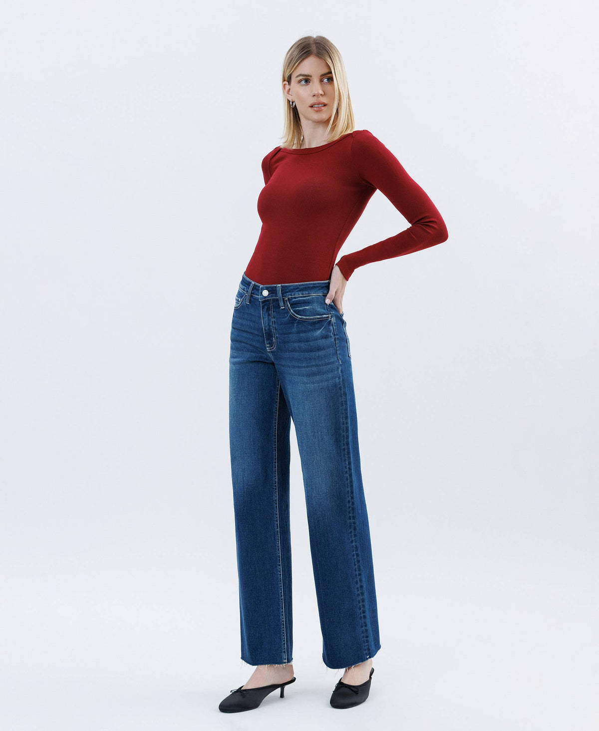 HIGH RISE RAW HEM TINTED SLIM WIDE JEANS T6671