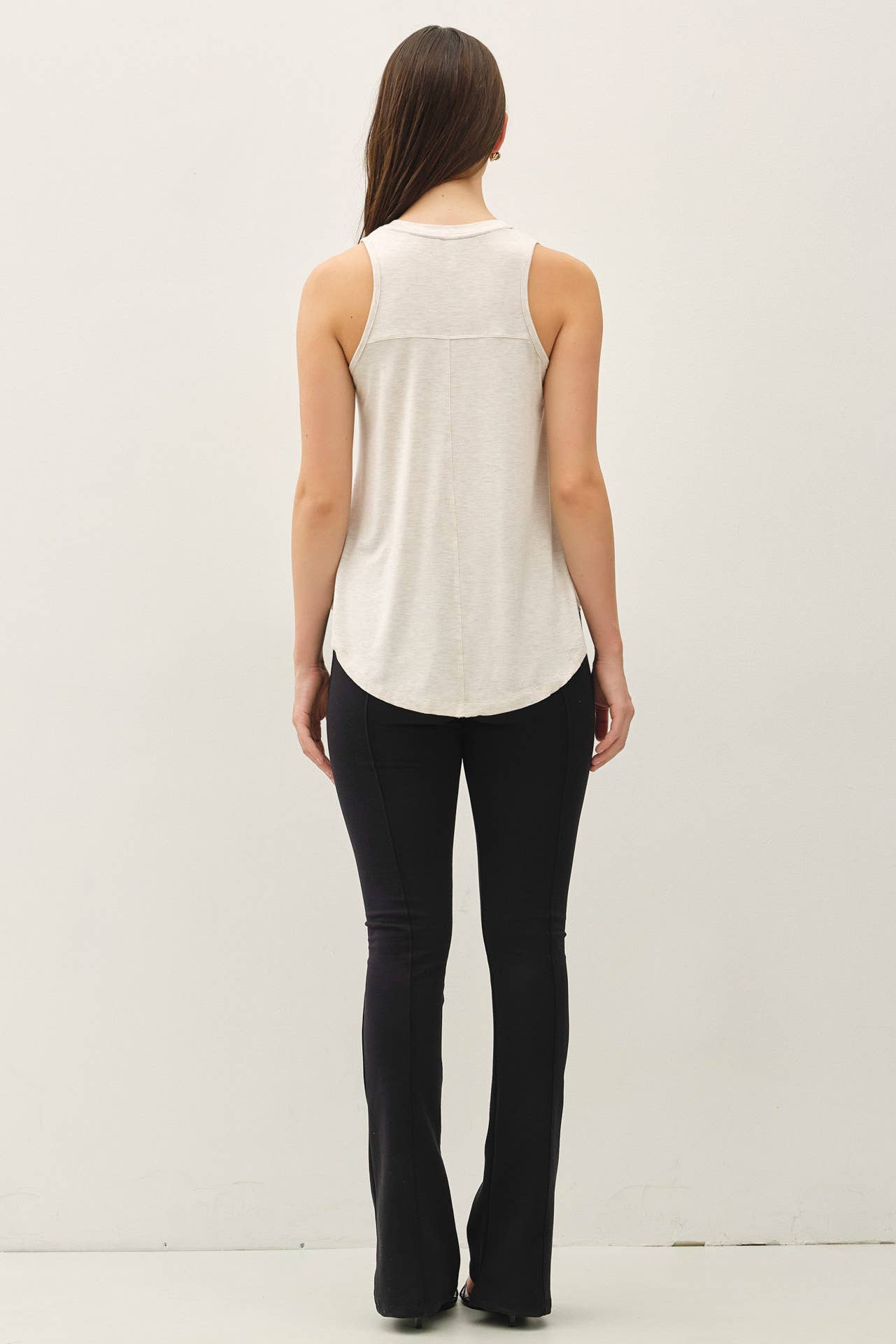 V-NECK SWING TANK
