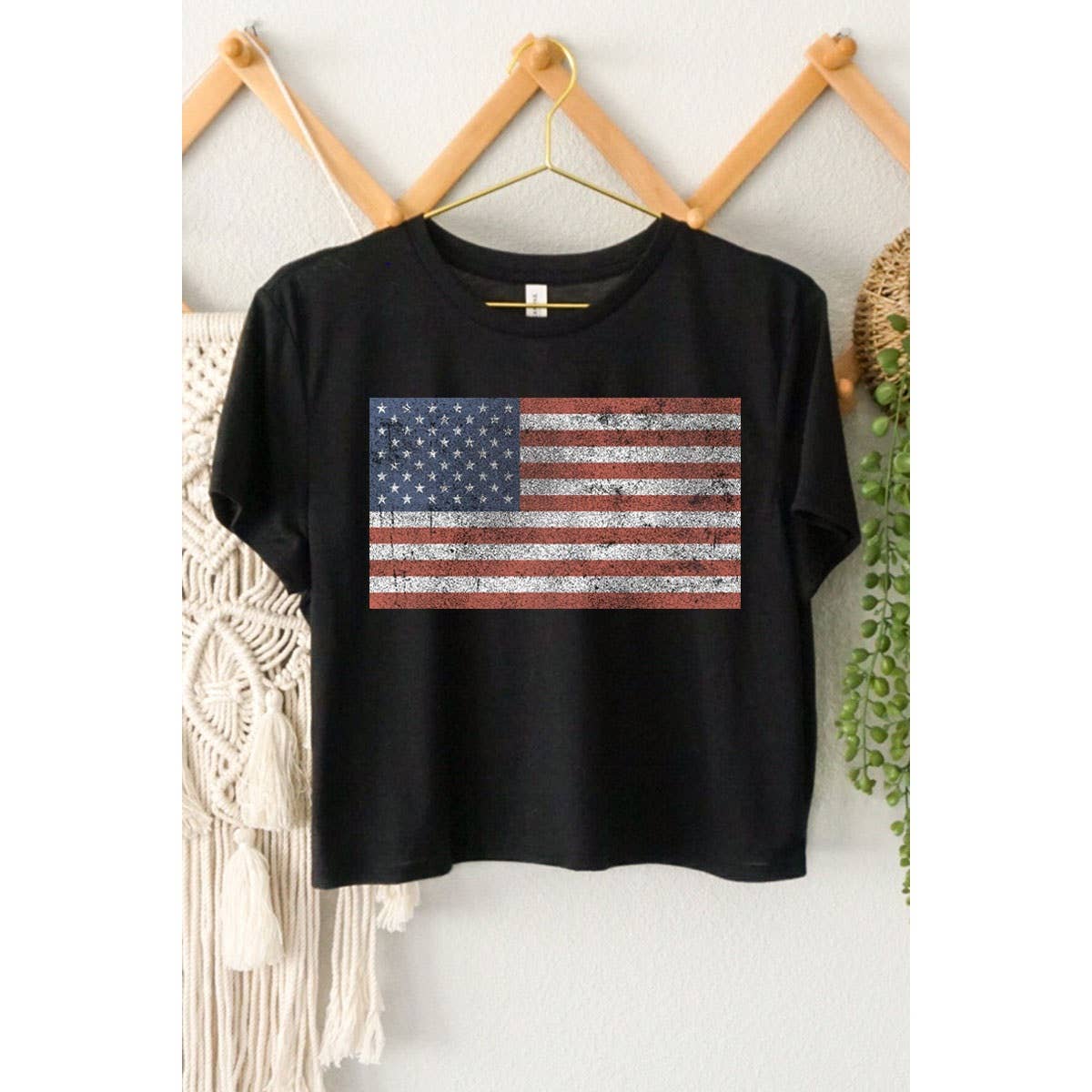 PRE-ORDER VINTAGE AMERICAN FLAGS GRAPHIC CROP TOP
